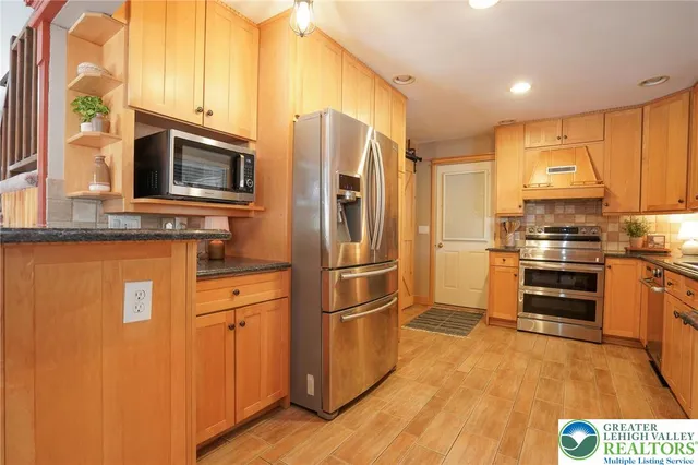 $615,000 | 29 Great Oaks Drive, Nesquehoning, PA 18240