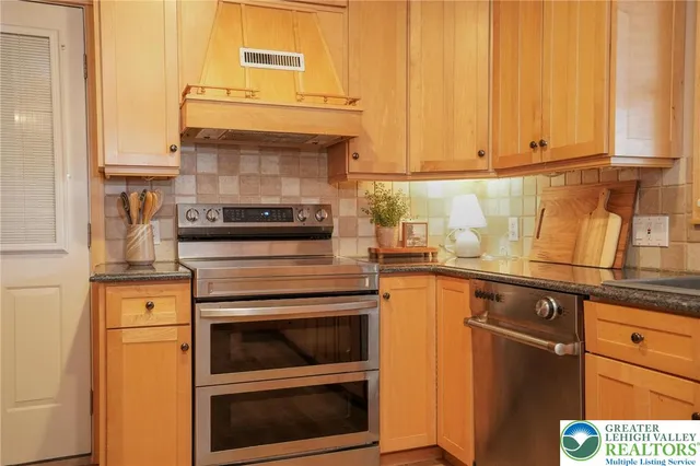 $615,000 | 29 Great Oaks Drive, Nesquehoning, PA 18240