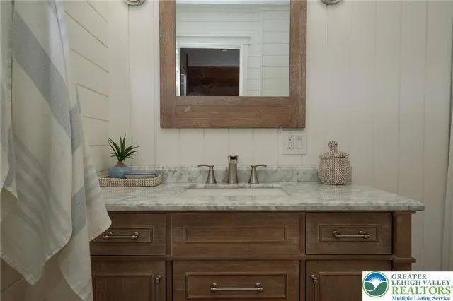 $615,000 | 29 Great Oaks Drive, Nesquehoning, PA 18240