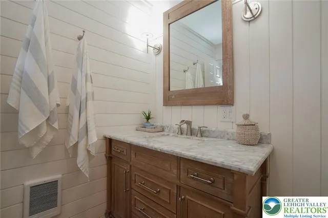 $615,000 | 29 Great Oaks Drive, Nesquehoning, PA 18240