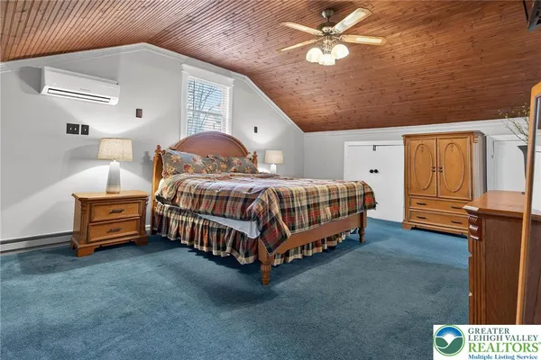 $575,000 | 29 Great Oaks Drive, Nesquehoning, PA 18240