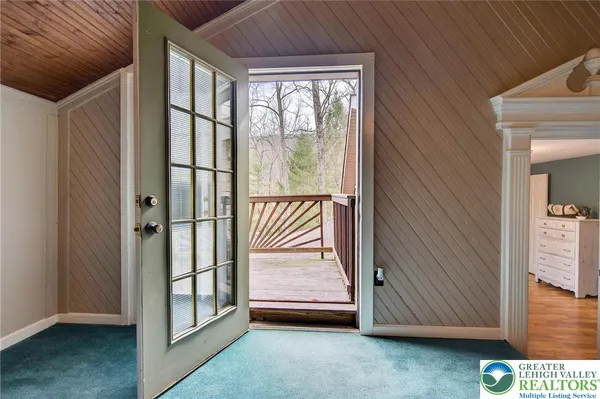 $575,000 | 29 Great Oaks Drive, Nesquehoning, PA 18240