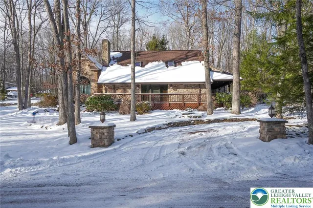 $615,000 | 29 Great Oaks Drive, Nesquehoning, PA 18240