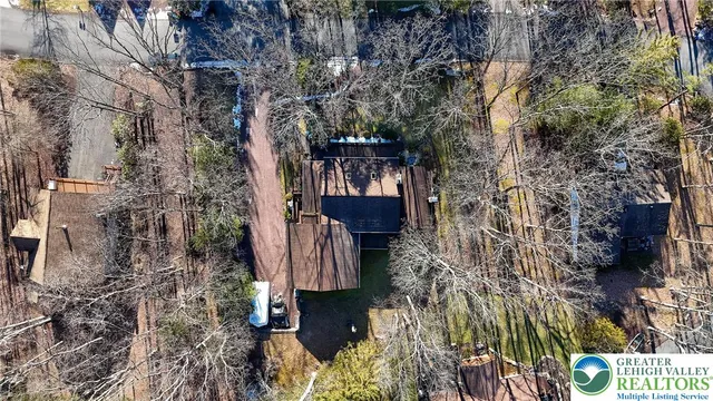 $615,000 | 29 Great Oaks Drive, Nesquehoning, PA 18240