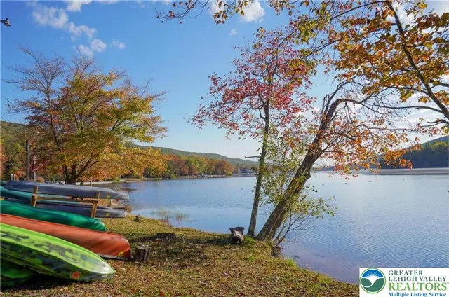 $615,000 | 29 Great Oaks Drive, Nesquehoning, PA 18240