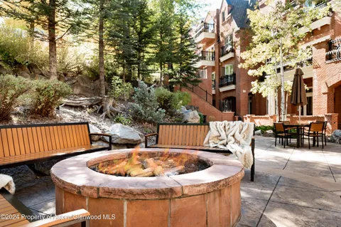 $775,000 | 415 East Dean Street, Unit 44ABC WEEKS 51/52, Aspen, CO 81611