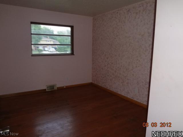8488 Webster Road Strongsville, OH 44136 - Photo 8 of 16 Bedroom 1