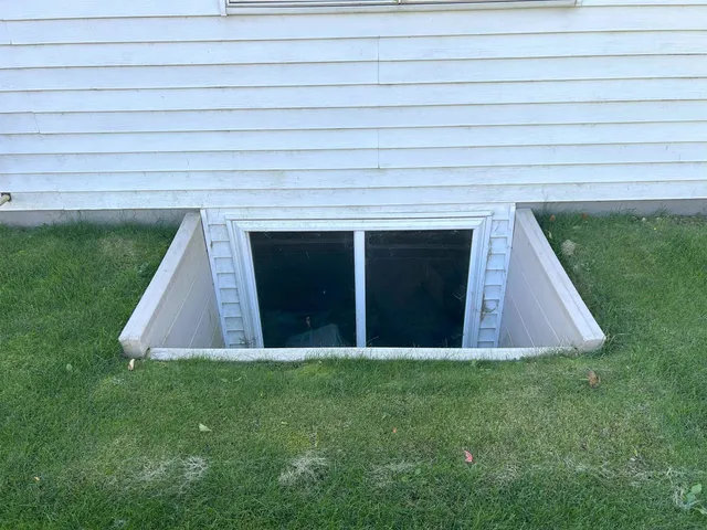 $299,900 | 4727 North Apple Road, Appleton, WI 54913