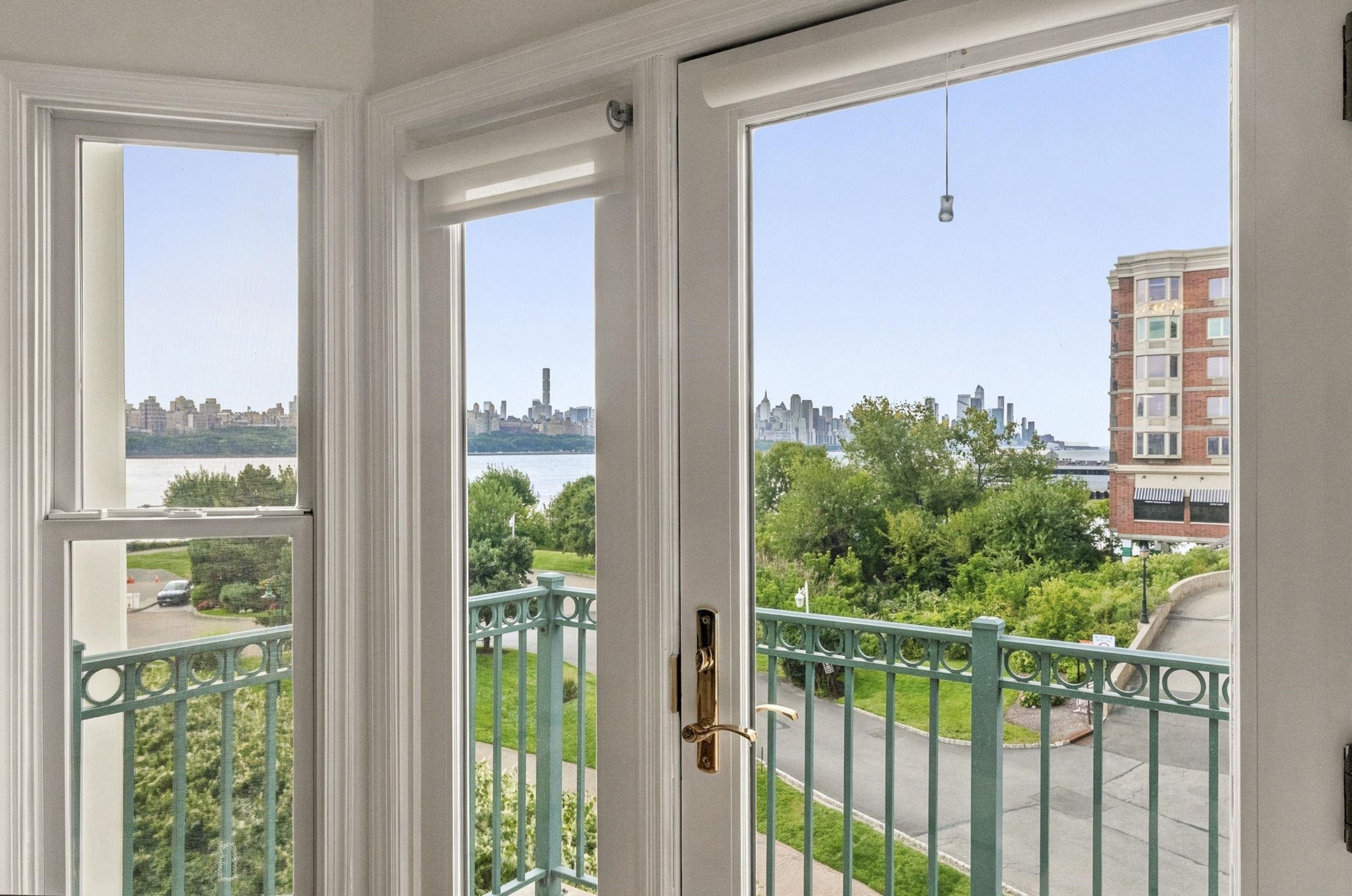 335 The Promenade, Unit 335 Edgewater, NJ 07020 - Photo 30 of 45 Gallery Image 30