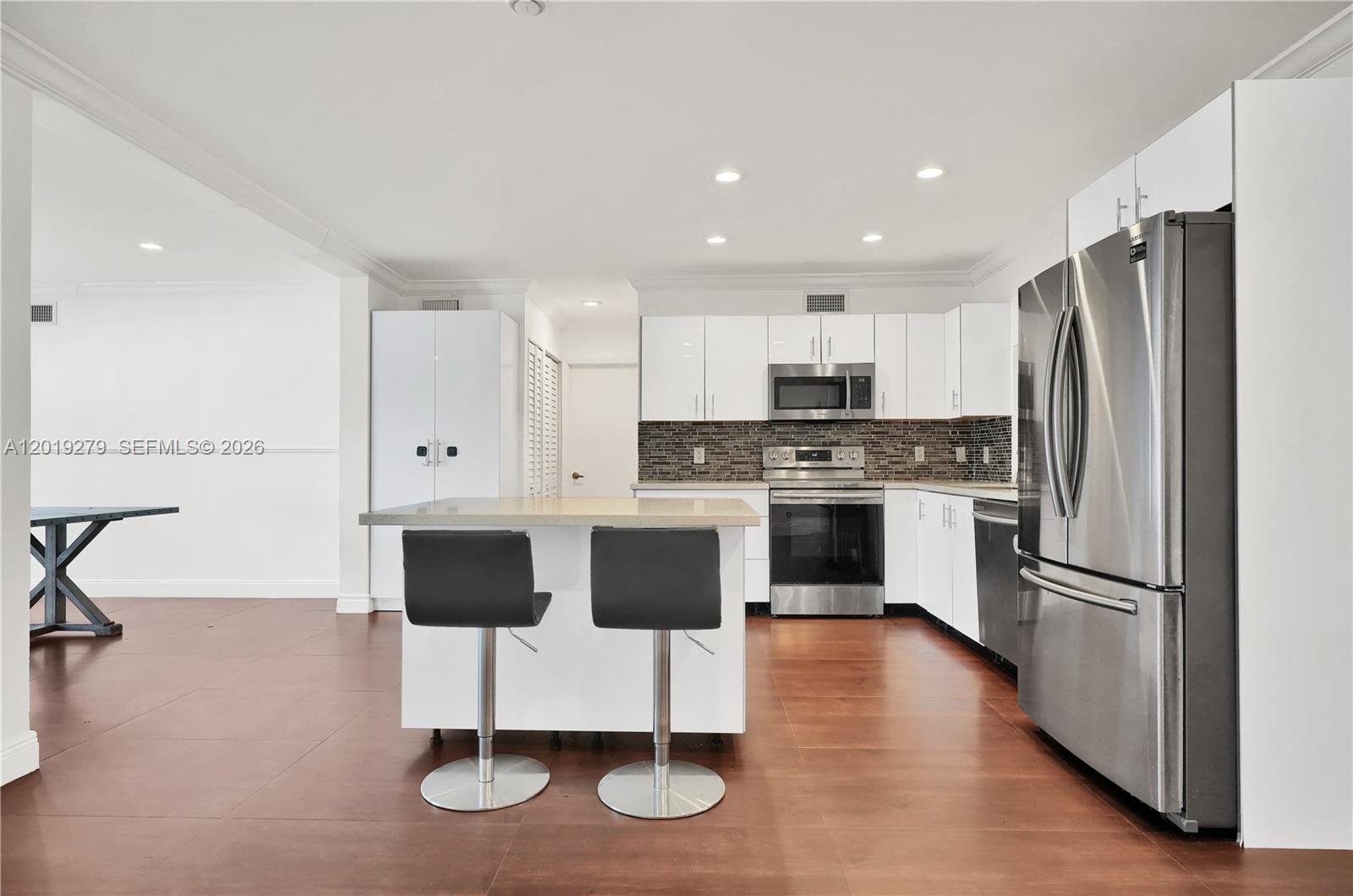 4721 West Park Road Hollywood, FL 33021 - Photo 8 of 34 Gallery Image 8