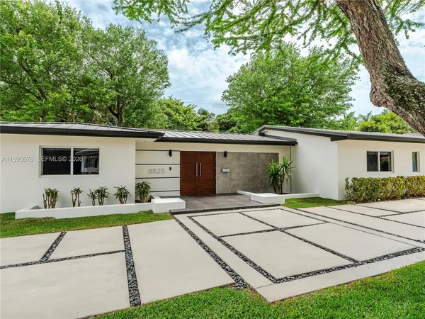 $3,900,000 | 8525 Southwest 54th Court, Miami, FL 33143