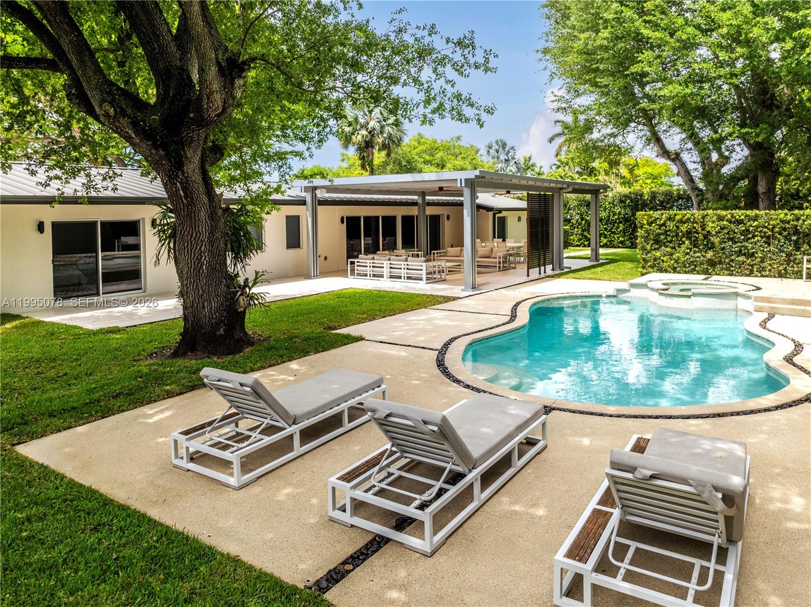 8525 Southwest 54th Court Miami, FL 33143 - Photo 2 of 29