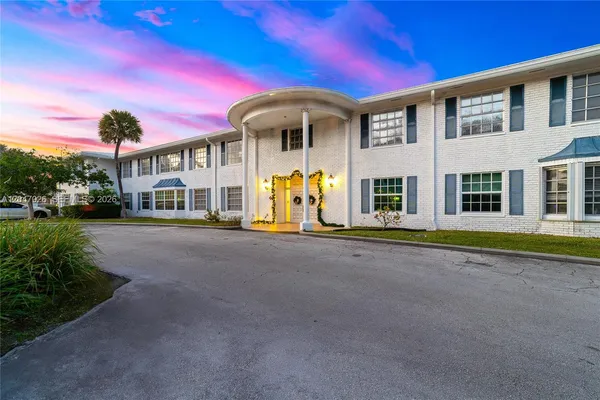 $2,400 | 2201 Northeast 66th Street, Unit 1323, Fort Lauderdale, FL 33308