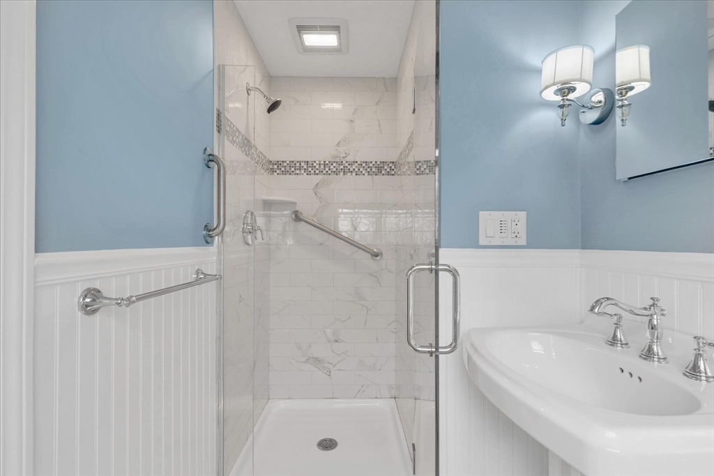 11 Old Farm Road Randolph, MA 02368 - Photo 23 of 38