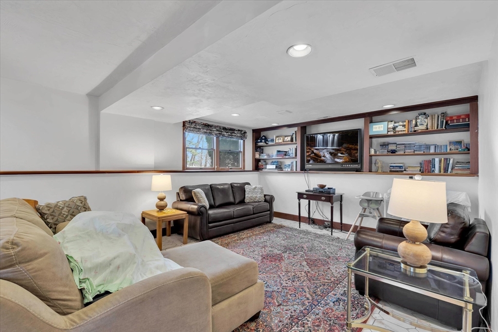 11 Old Farm Road Randolph, MA 02368 - Photo 31 of 38