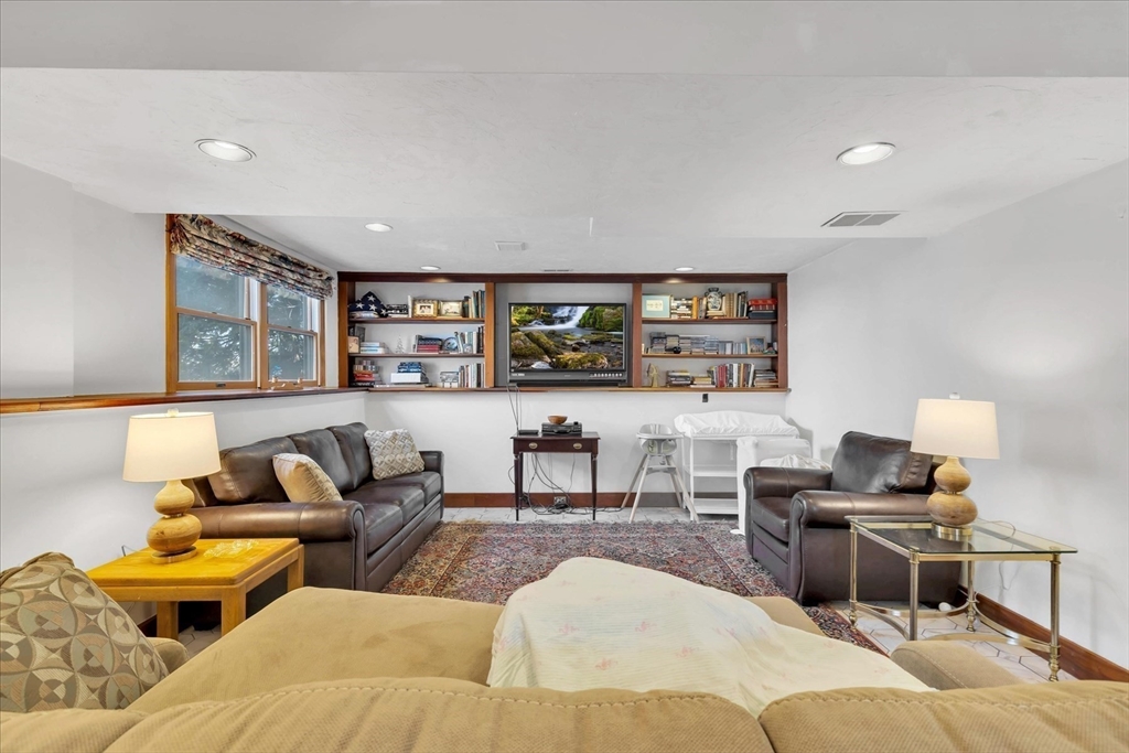 11 Old Farm Road Randolph, MA 02368 - Photo 32 of 38