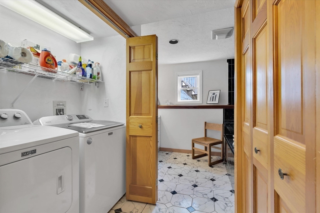 11 Old Farm Road Randolph, MA 02368 - Photo 35 of 38