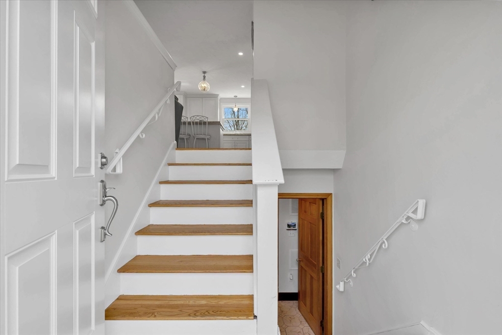 11 Old Farm Road Randolph, MA 02368 - Photo 9 of 38