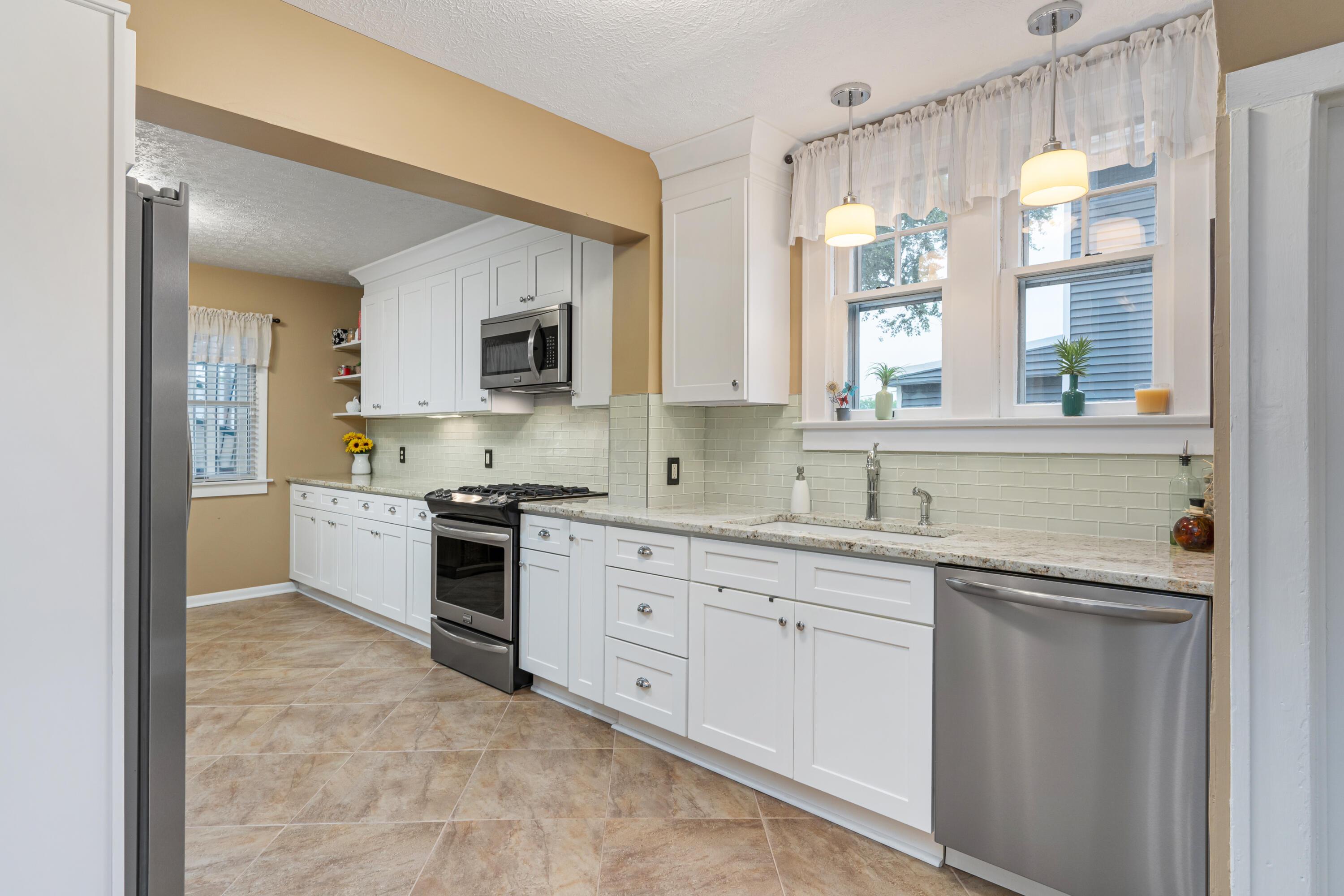 183 Fallis Road Columbus, OH 43214 - Photo 13 of 43 183 Fallis Road_MLS_13