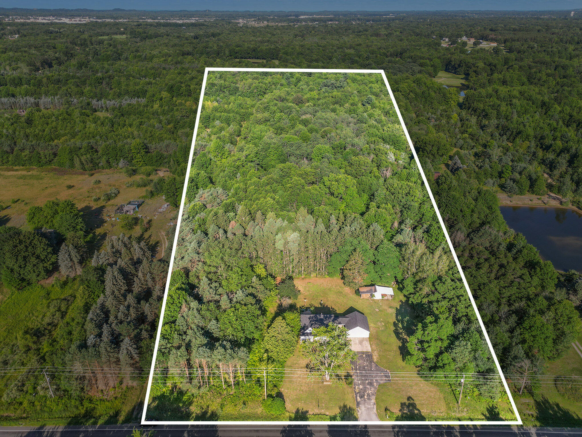4767 South Dangl Road Muskegon, MI 49444 - Photo 2 of 31 030_photo_jul_18_2024_9_14_28_am_275
