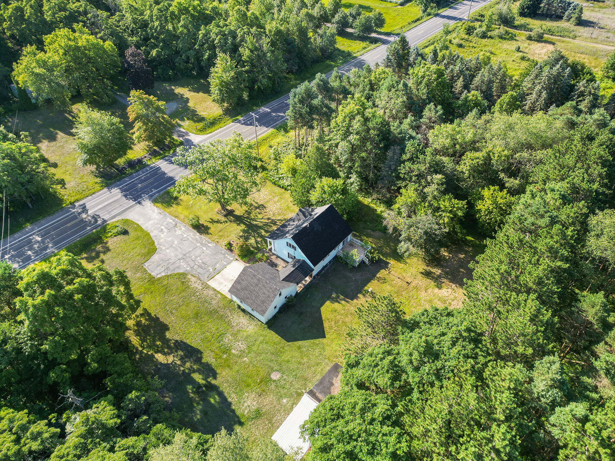 4767 South Dangl Road Muskegon, MI 49444 - Photo 7 of 31 021_photo_jul_18_2024_9_16_23_am
