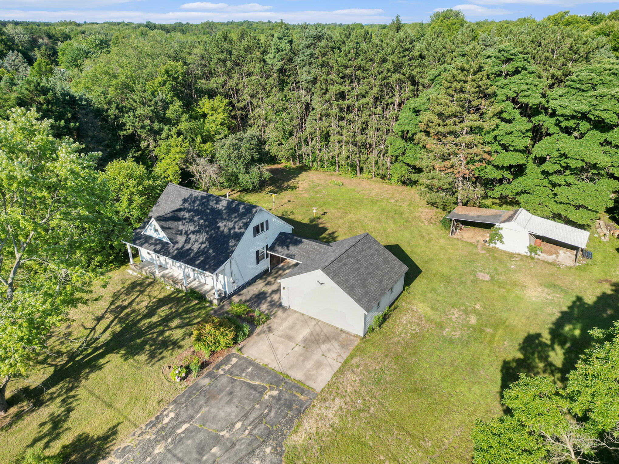 4767 South Dangl Road Muskegon, MI 49444 - Photo 8 of 31 022_photo_jul_18_2024_9_16_59_am