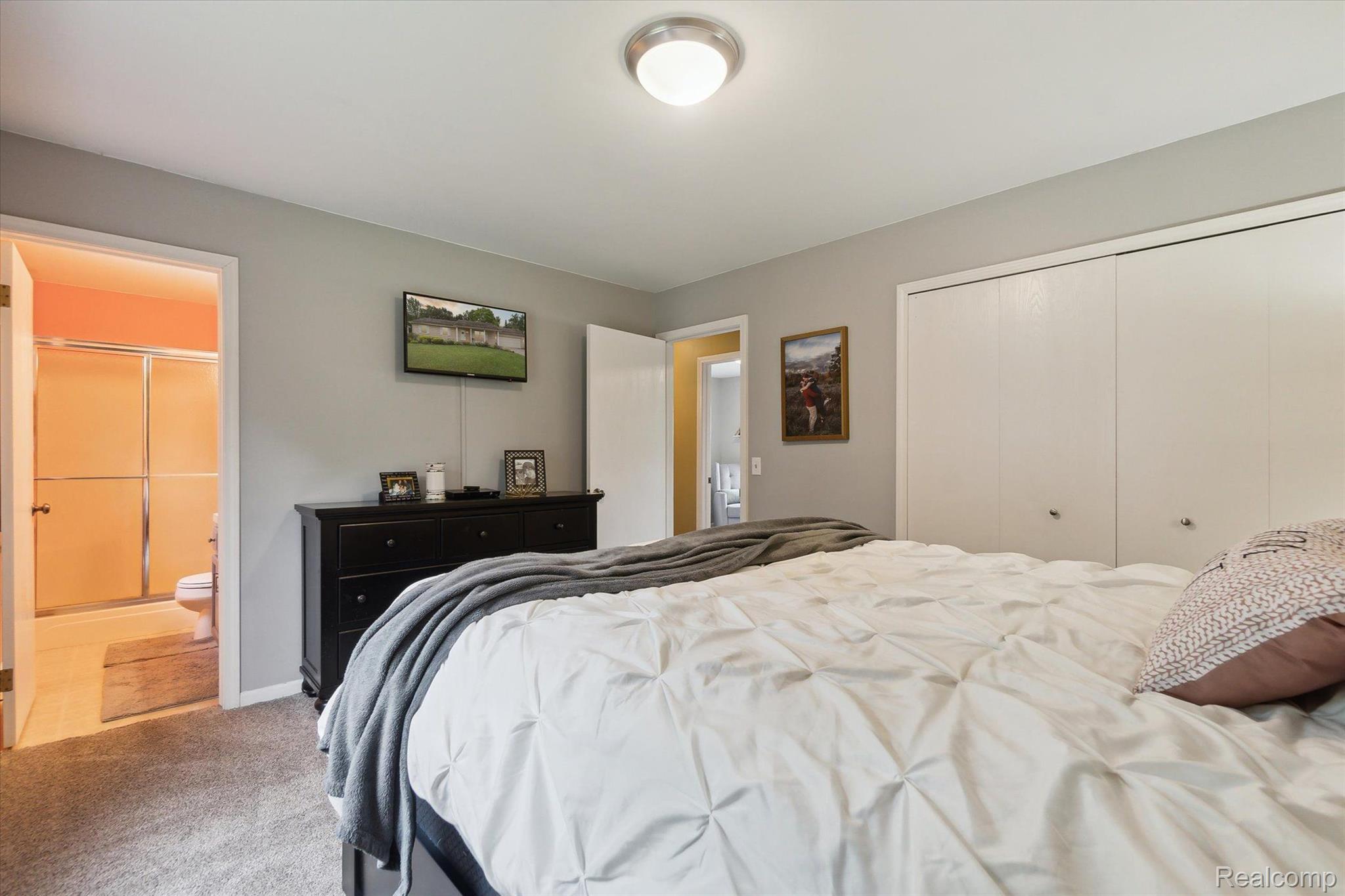 2475 West Thompson Road Fenton, MI 48430 - Photo 17 of 50