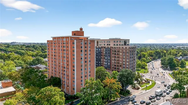 $285,000 | 900 South Hanley Road, Unit 12A, Clayton, MO 63105