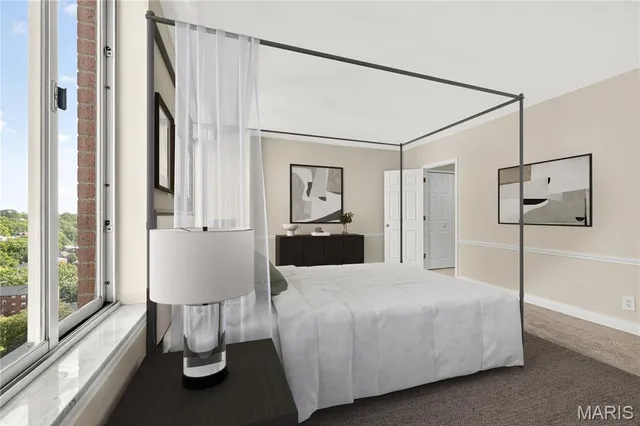 $285,000 | 900 South Hanley Road, Unit 12A, Clayton, MO 63105