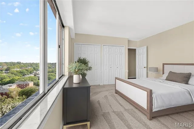 $285,000 | 900 South Hanley Road, Unit 12A, Clayton, MO 63105