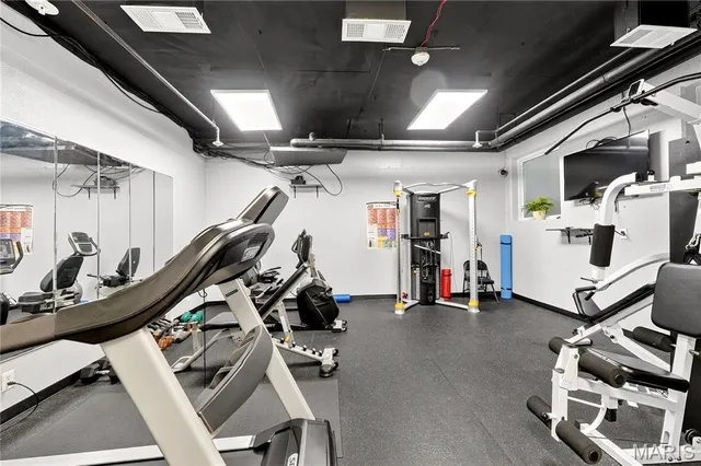 $285,000 | 900 South Hanley Road, Unit 12A, Clayton, MO 63105