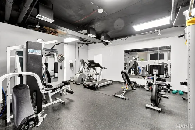 $285,000 | 900 South Hanley Road, Unit 12A, Clayton, MO 63105