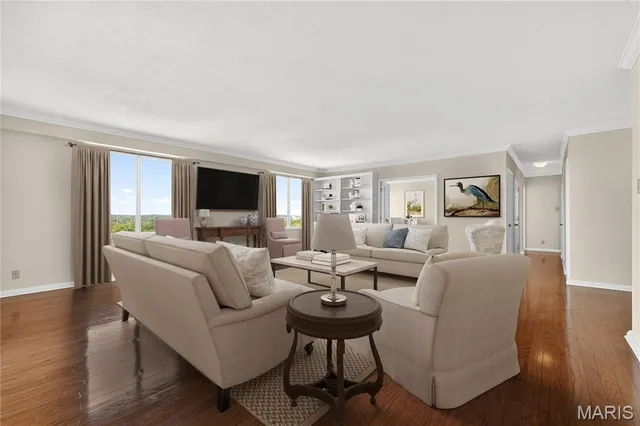 $285,000 | 900 South Hanley Road, Unit 12A, Clayton, MO 63105