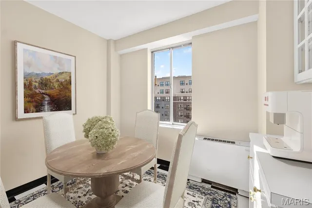 $285,000 | 900 South Hanley Road, Unit 12A, Clayton, MO 63105