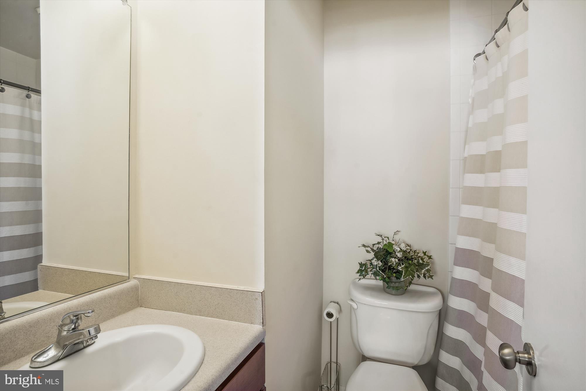 19908 Stoney Point Way Germantown, MD 20876 - Photo 17 of 51 En-Suite Bath