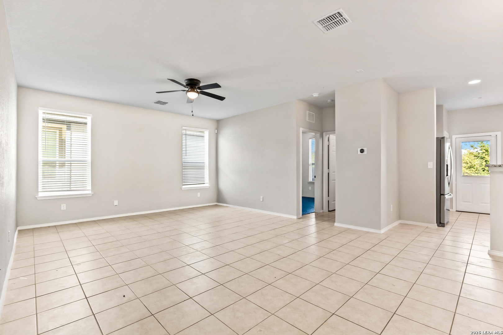 11244 Long Rider San Antonio, TX 78254 - Photo 4 of 26 Gallery Image 4
