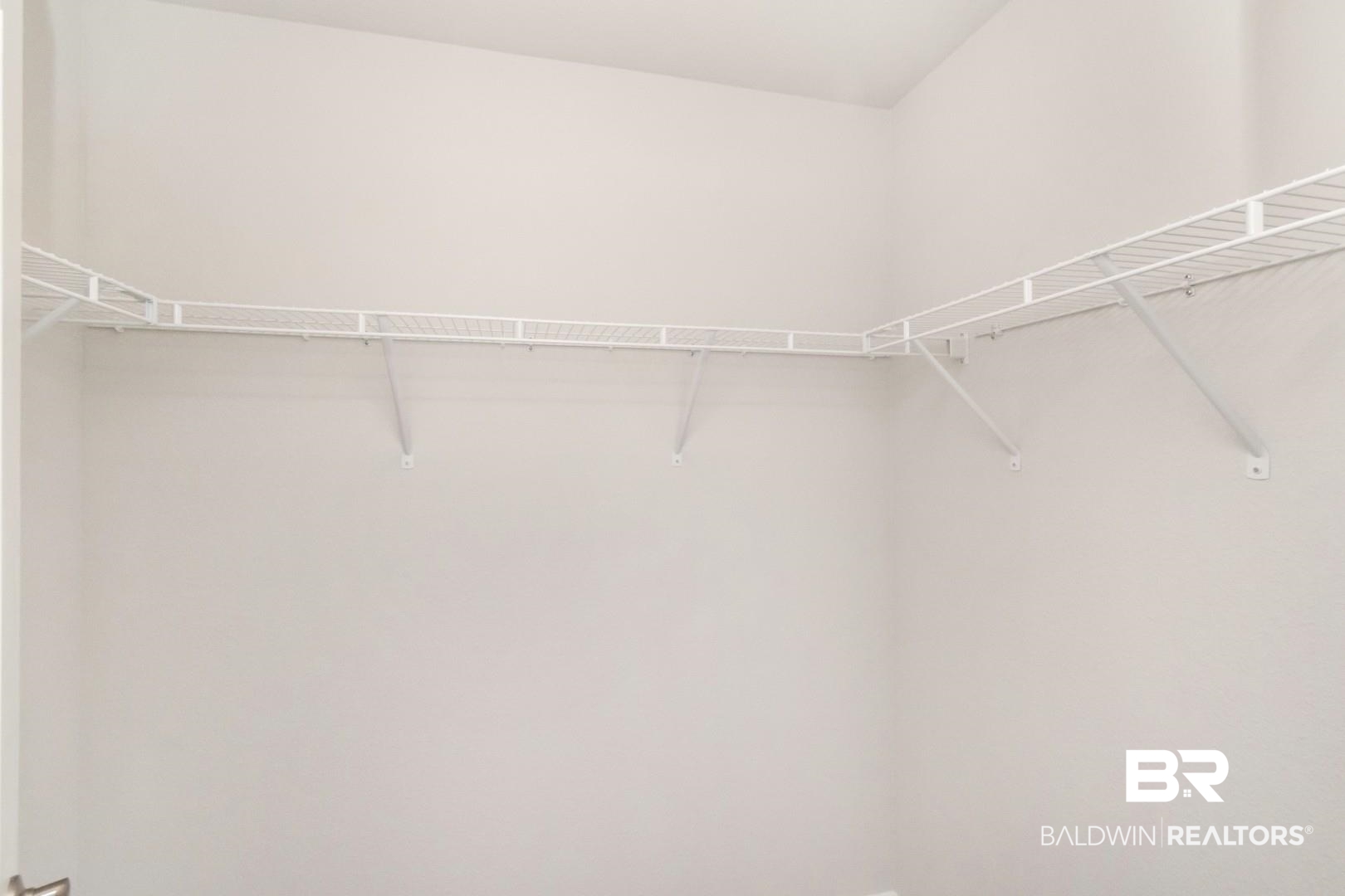 6632 Monarch Circle Mobile, AL 36618 - Photo 22 of 32 View of walk in closet