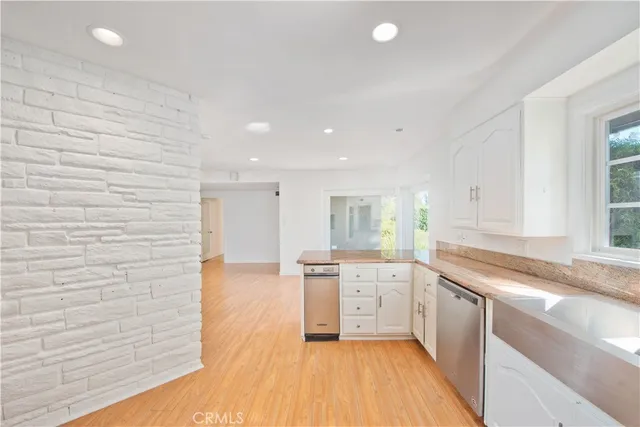 $6,500 | 22537 Friar Street, Woodland Hills, CA 91367