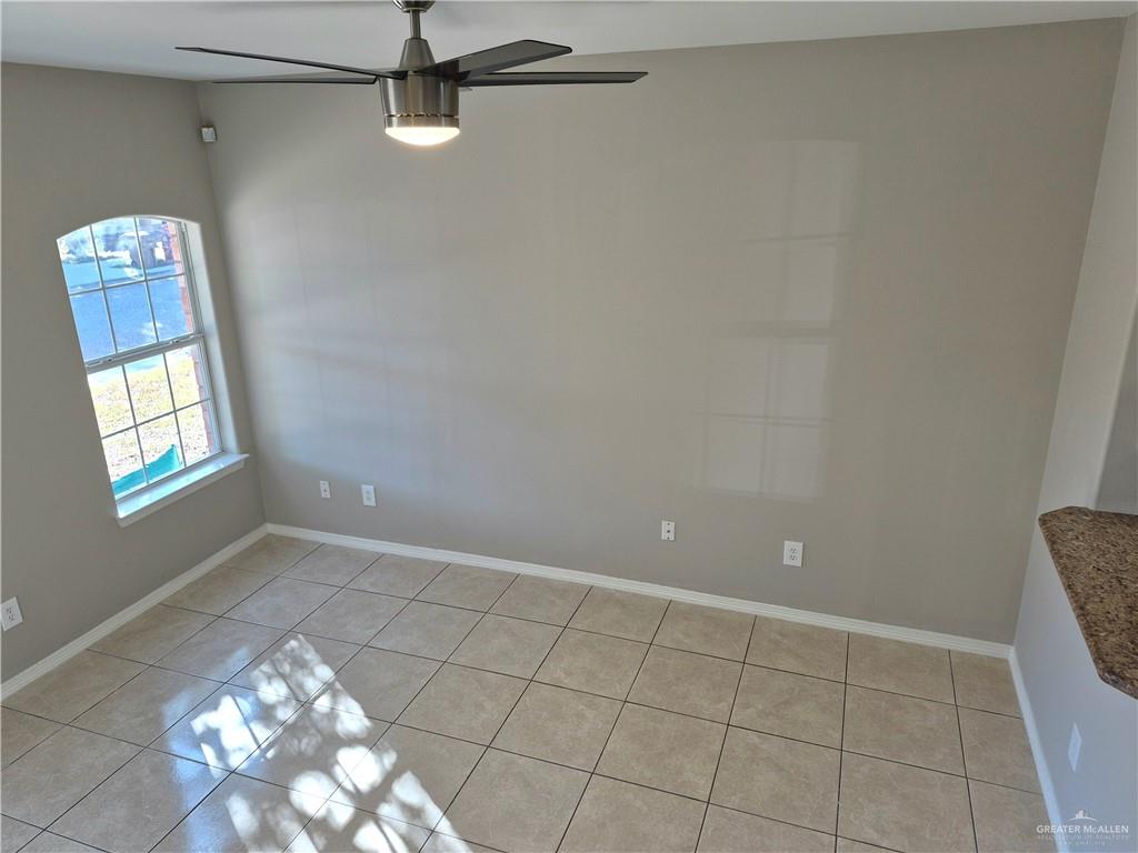 607 Jade Street, Unit 3 Edinburg, TX 78541 - Photo 5 of 19 a view of a livingroom with window