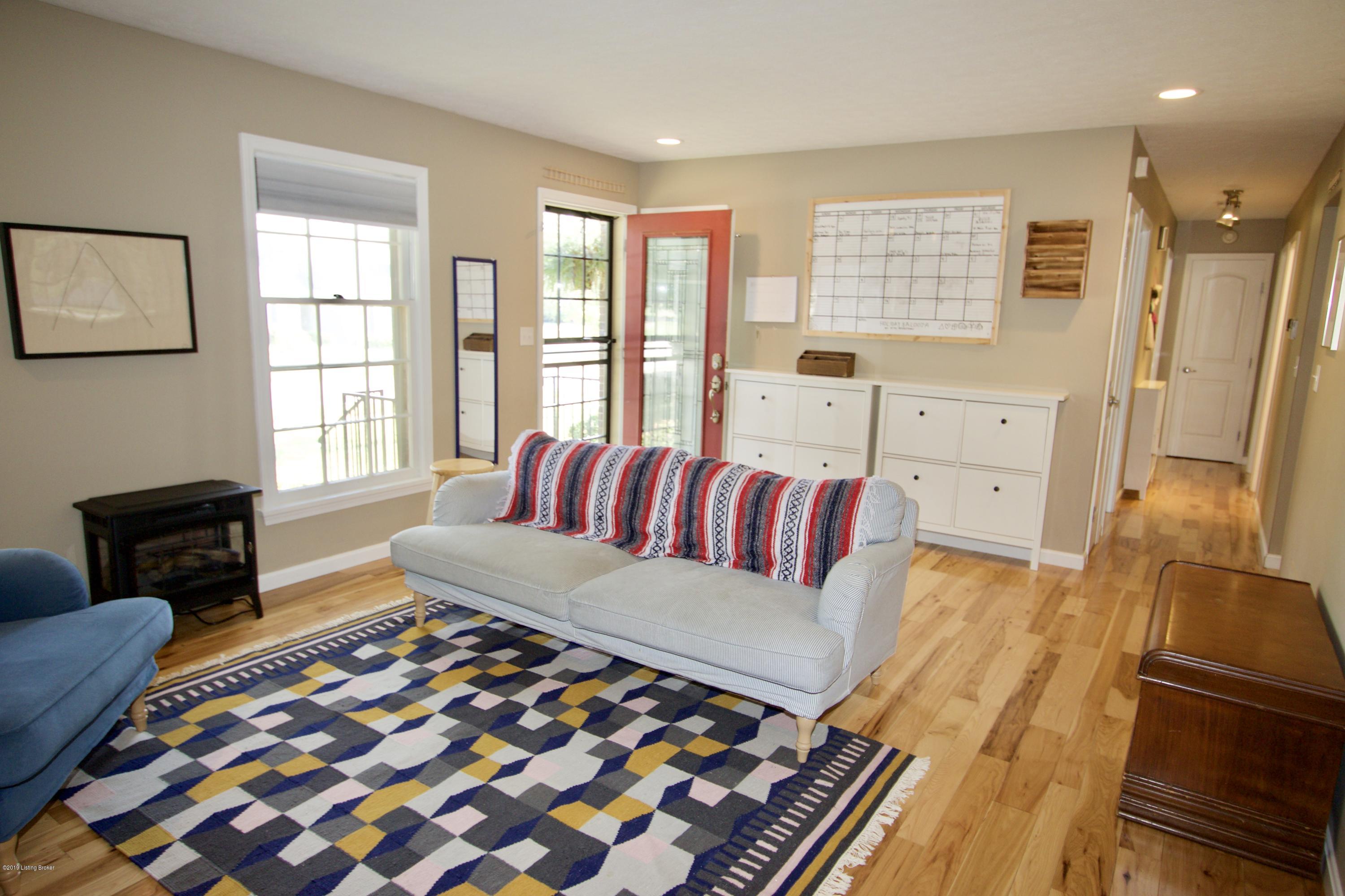 6603 Tottenham Road Louisville, KY 40207 - Photo 4 of 63 fullsizeoutput_2d80