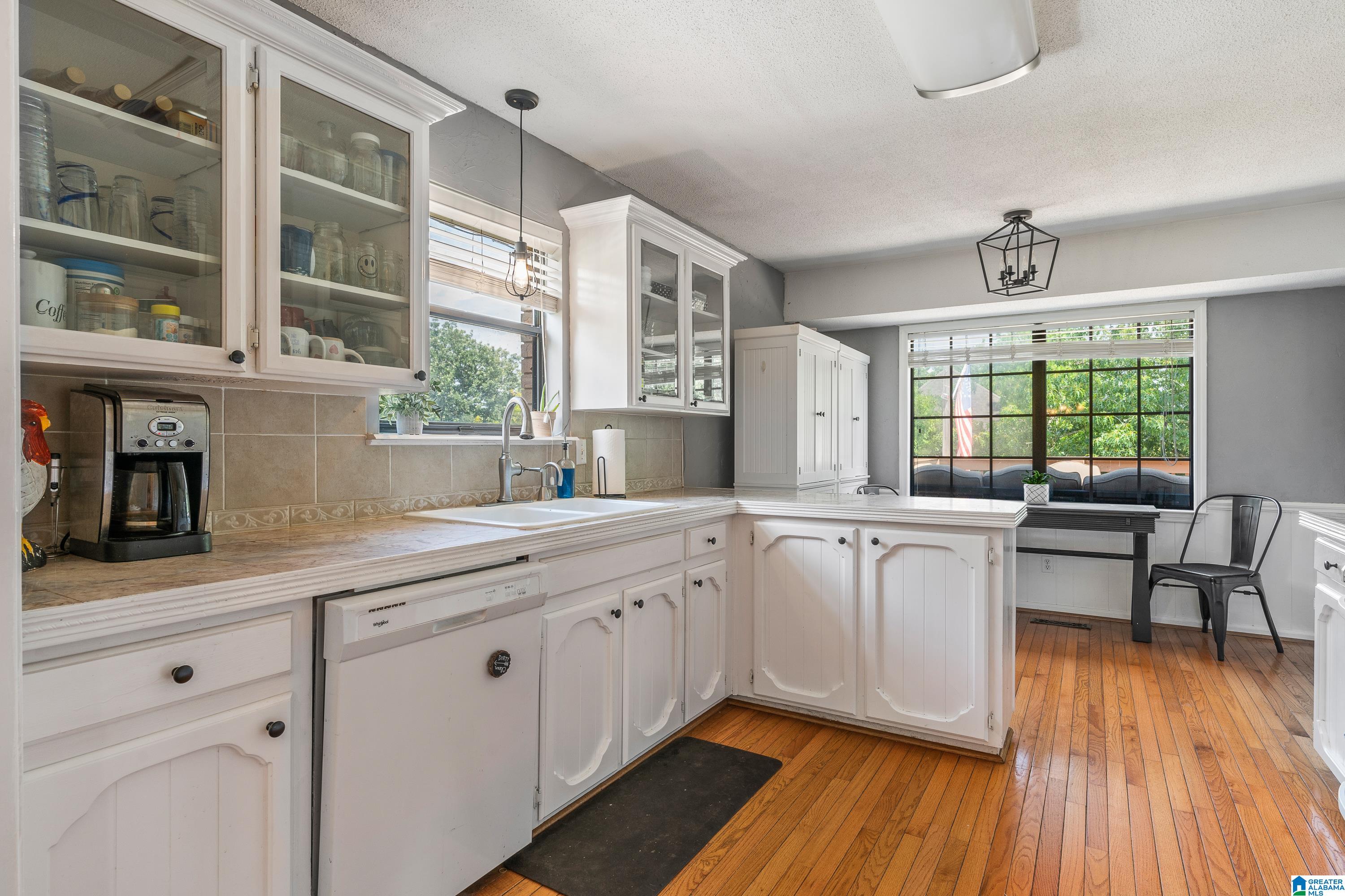 3961 South Shades Crest Road Birmingham, AL 35244 - Photo 15 of 47
