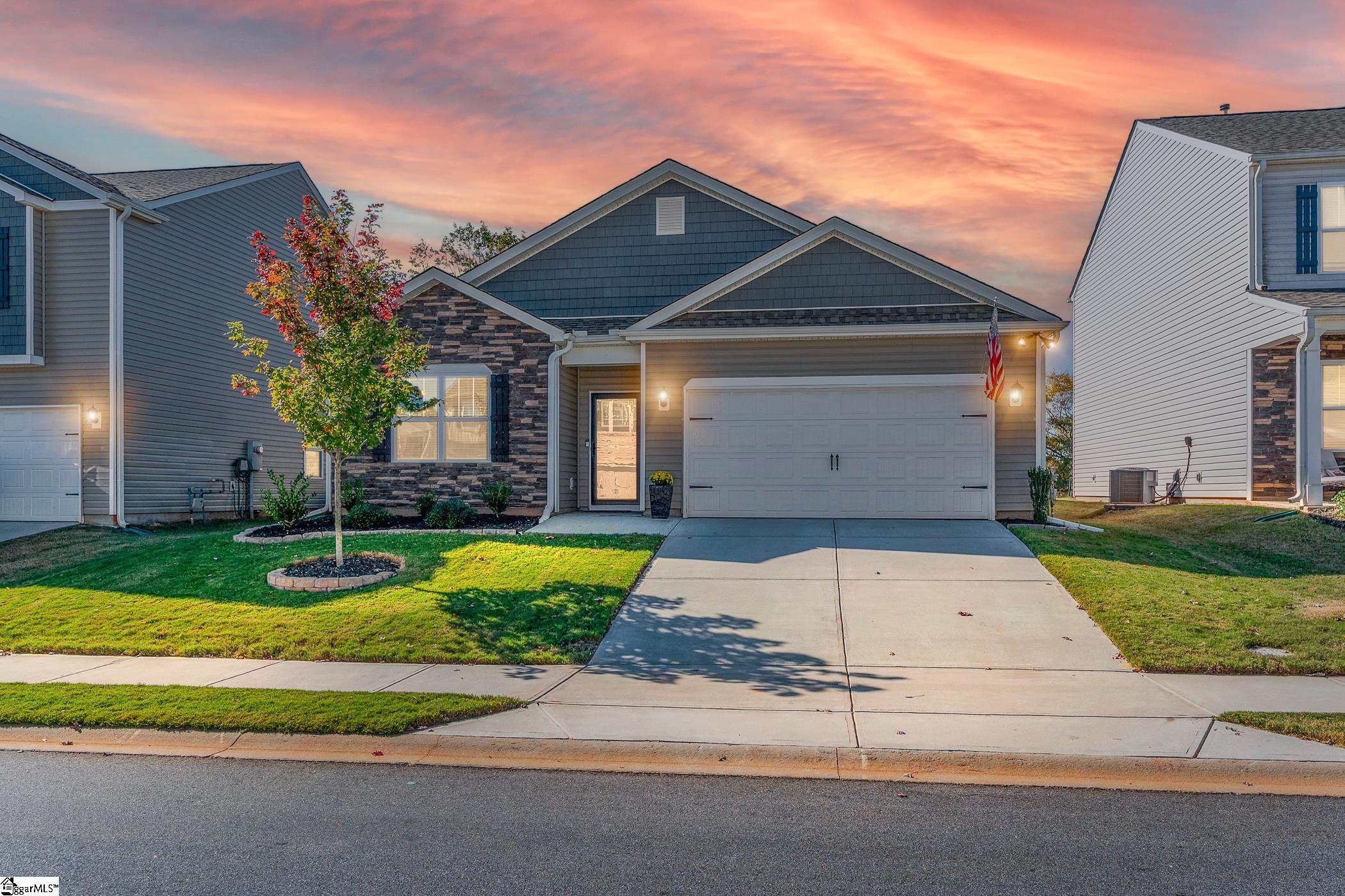 84 Oak Edge Lane Greer, SC 29651 - Photo 2 of 39