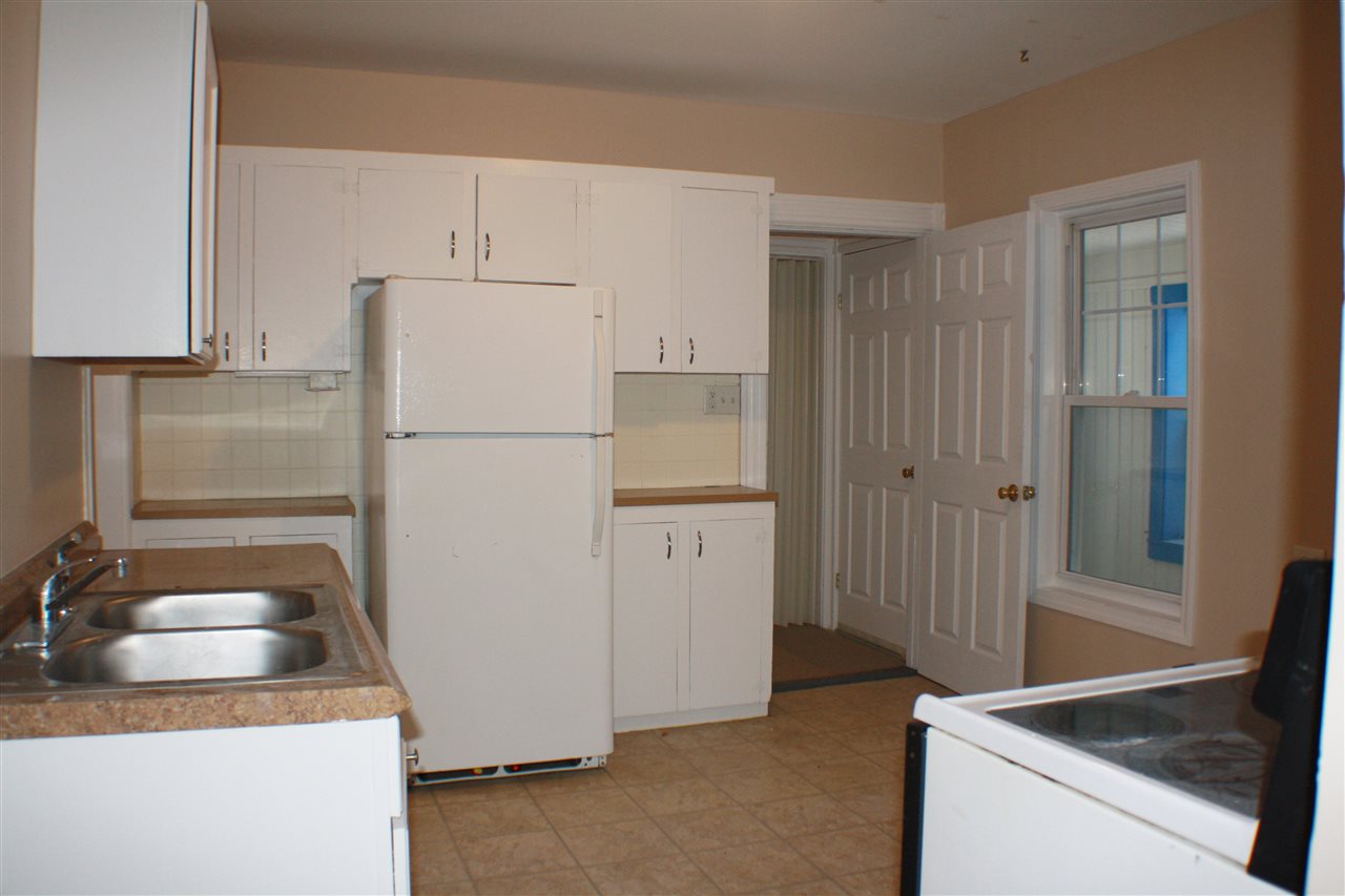 461 Front Street Manchester, NH 03102 - Photo 3 of 40