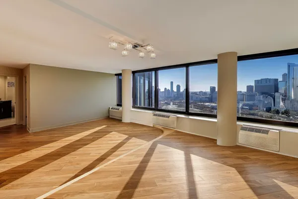 $1,350,000 | 155 North Harbor Drive, Unit 330133023314, Chicago, IL 60601