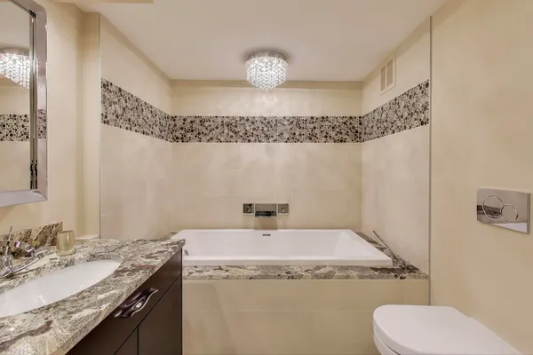 $1,350,000 | 155 North Harbor Drive, Unit 330133023314, Chicago, IL 60601