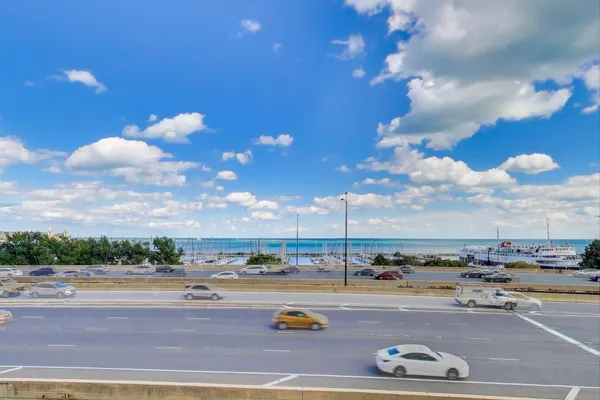 $1,350,000 | 155 North Harbor Drive, Unit 330133023314, Chicago, IL 60601