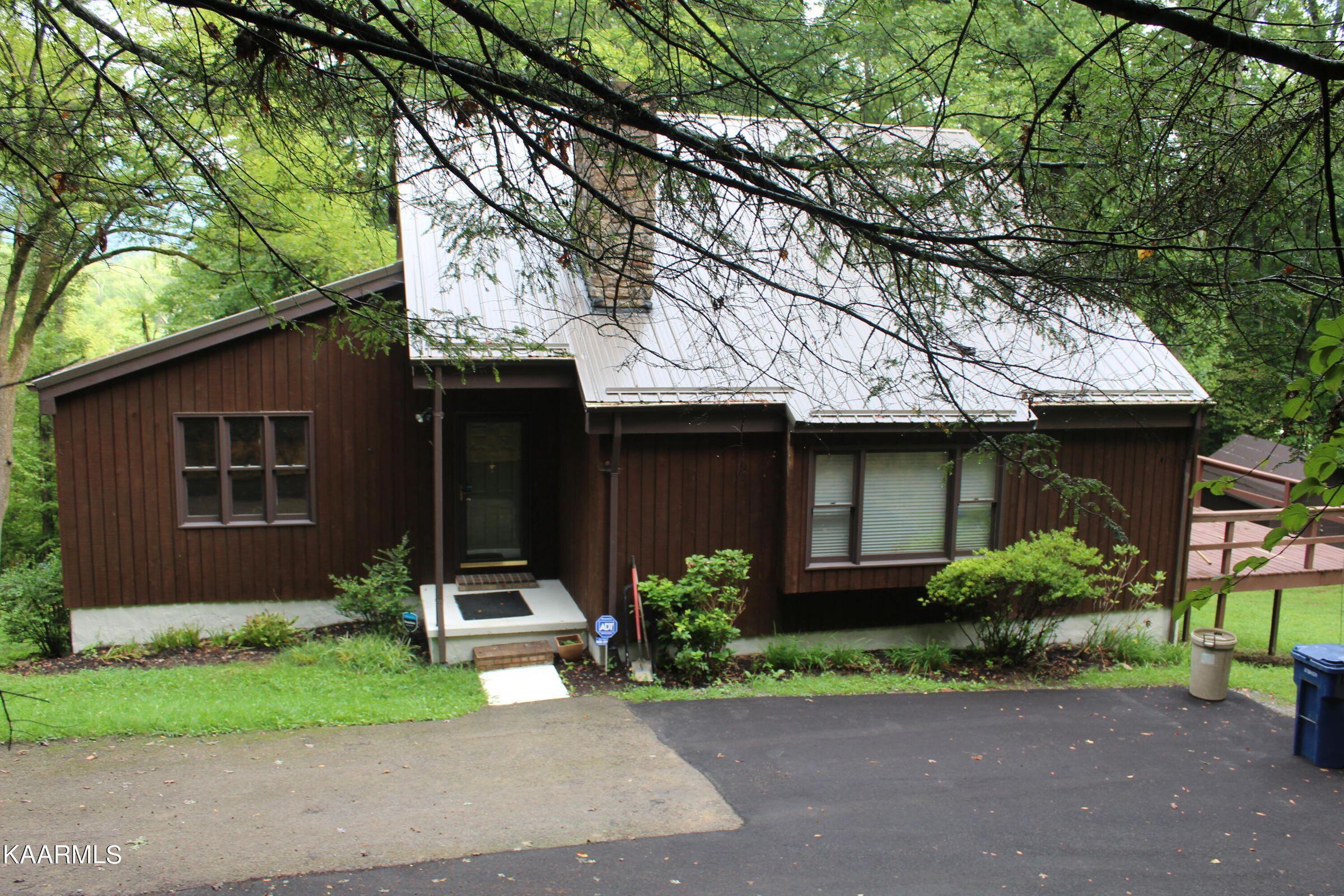 165 Lake Hill Road Middlesboro, KY 40965 - Photo 2 of 53 20220903163253222718000000-o