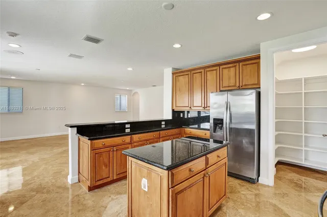a view of a electric appliances in the kitchen