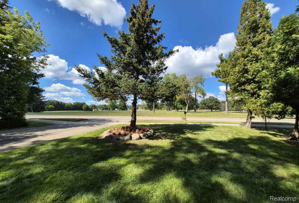 7377 Cooley Lake Road West Bloomfield, MI 48324 - Photo 41 of 59
