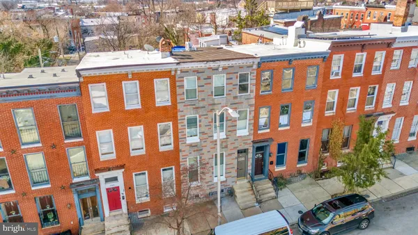 $1,695 | 1725 Hollins Street, Unit 1, Baltimore, MD 21223